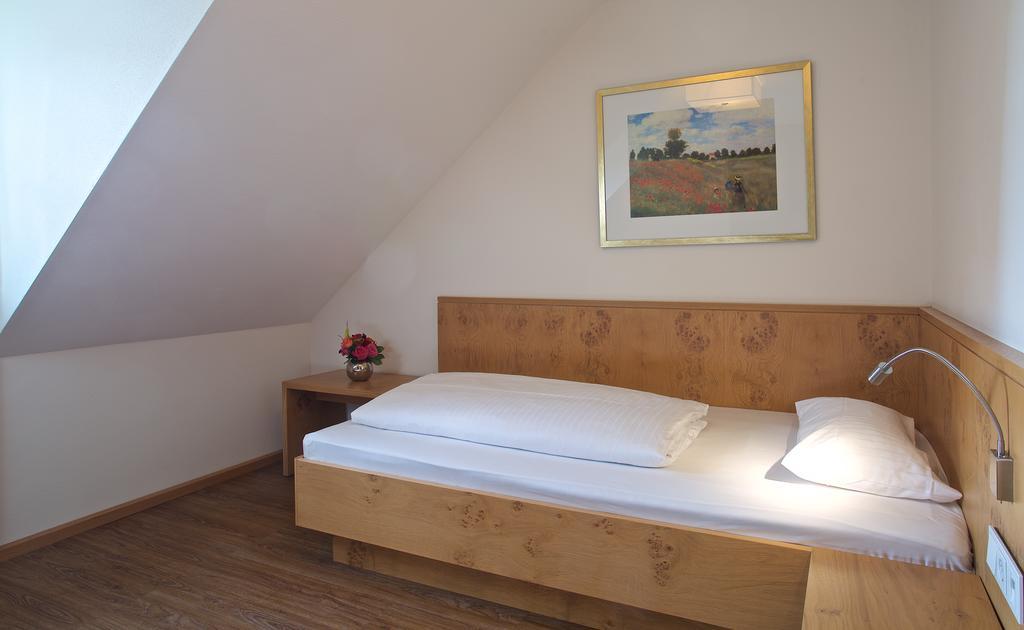 Hotel Zur Muehle Исманинг Экстерьер фото
