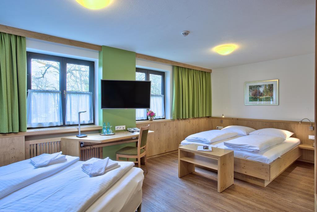 Hotel Zur Muehle Исманинг Экстерьер фото